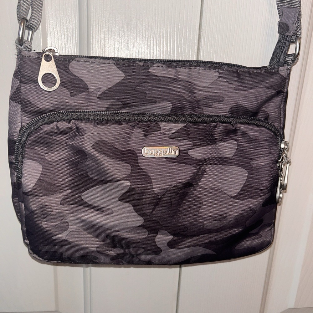 Baggallini Joey Bagg Lightweight Nylon Crossbody Dark Grey Camo Bag